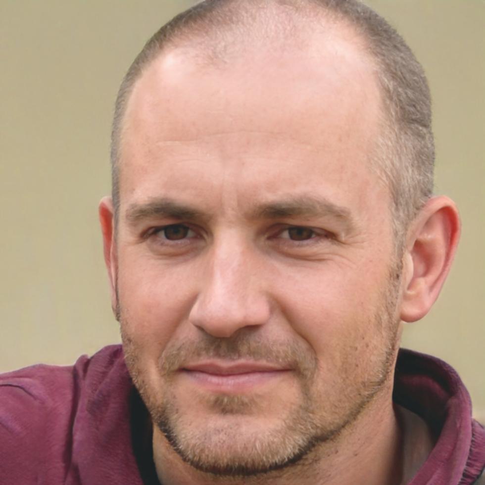 Portrait de Théodore Beaumont, formateur expert en analyse financière
